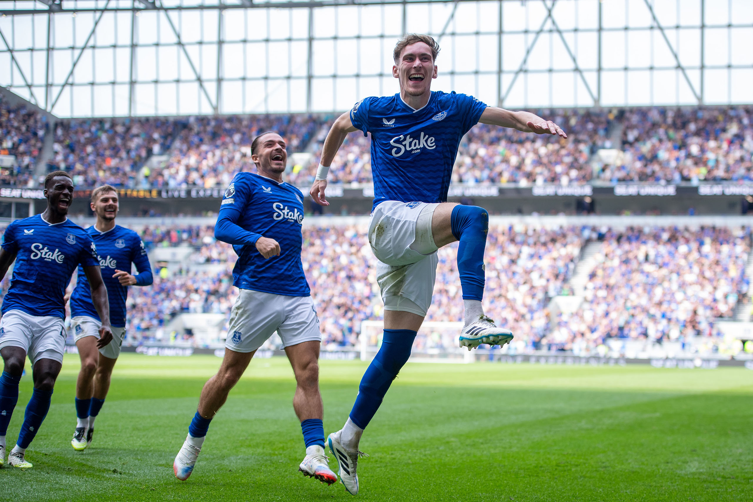 When Did Everton Last Win a Trophy? Inside the Toffeesβ 30-Year Wait for Silverware